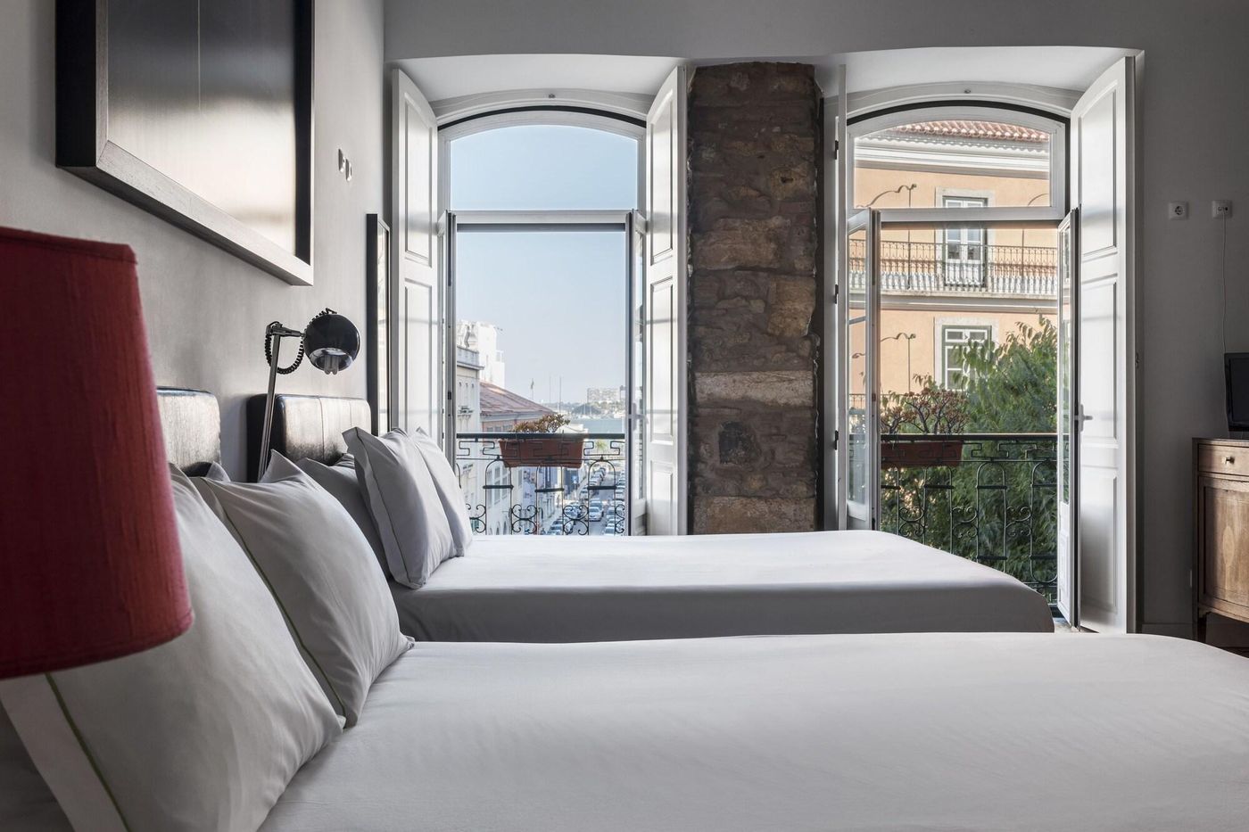 Casa-Do-Bairro-Bed---Breakfast-Room-9