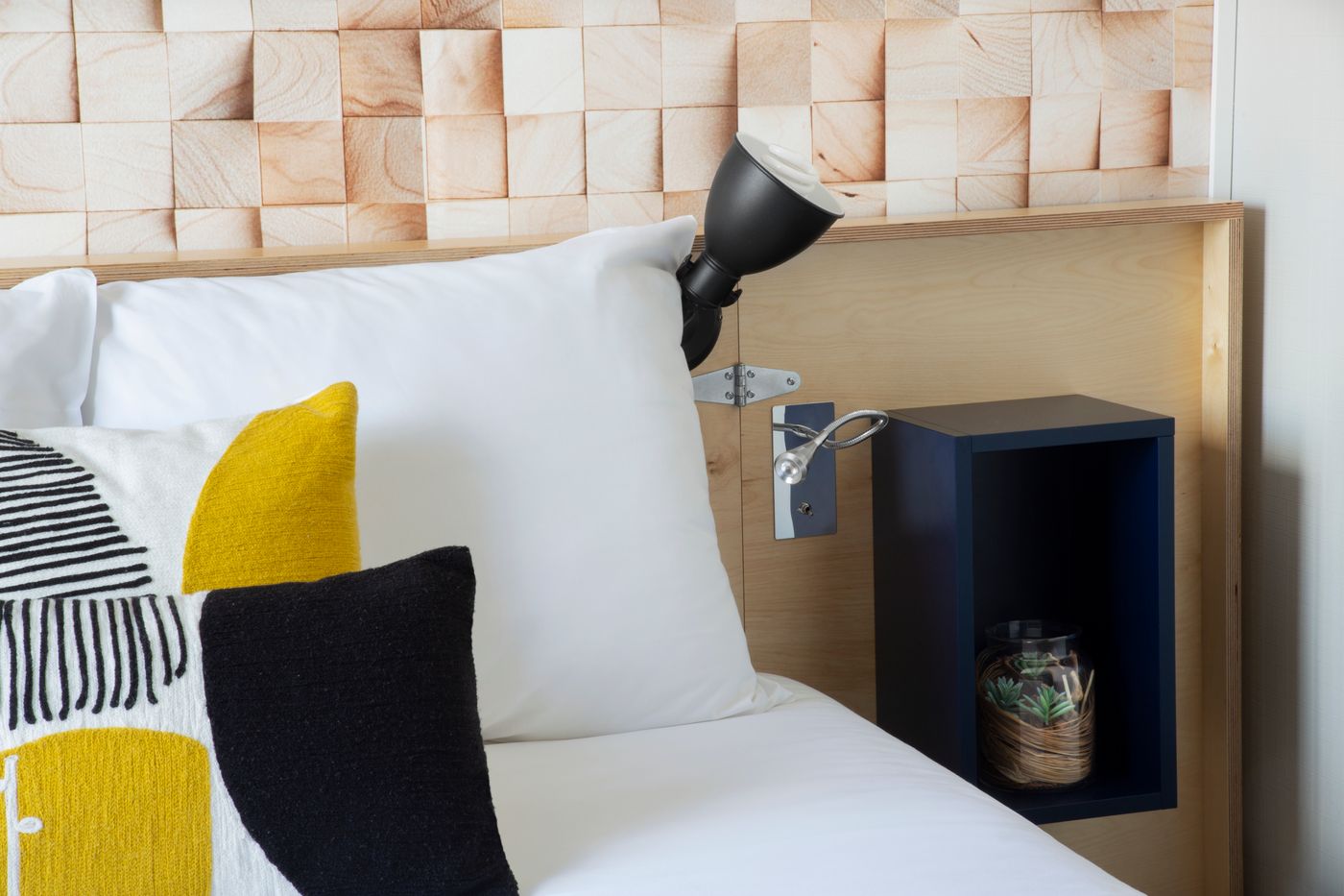 Hotel-Bootcamp-Room-17