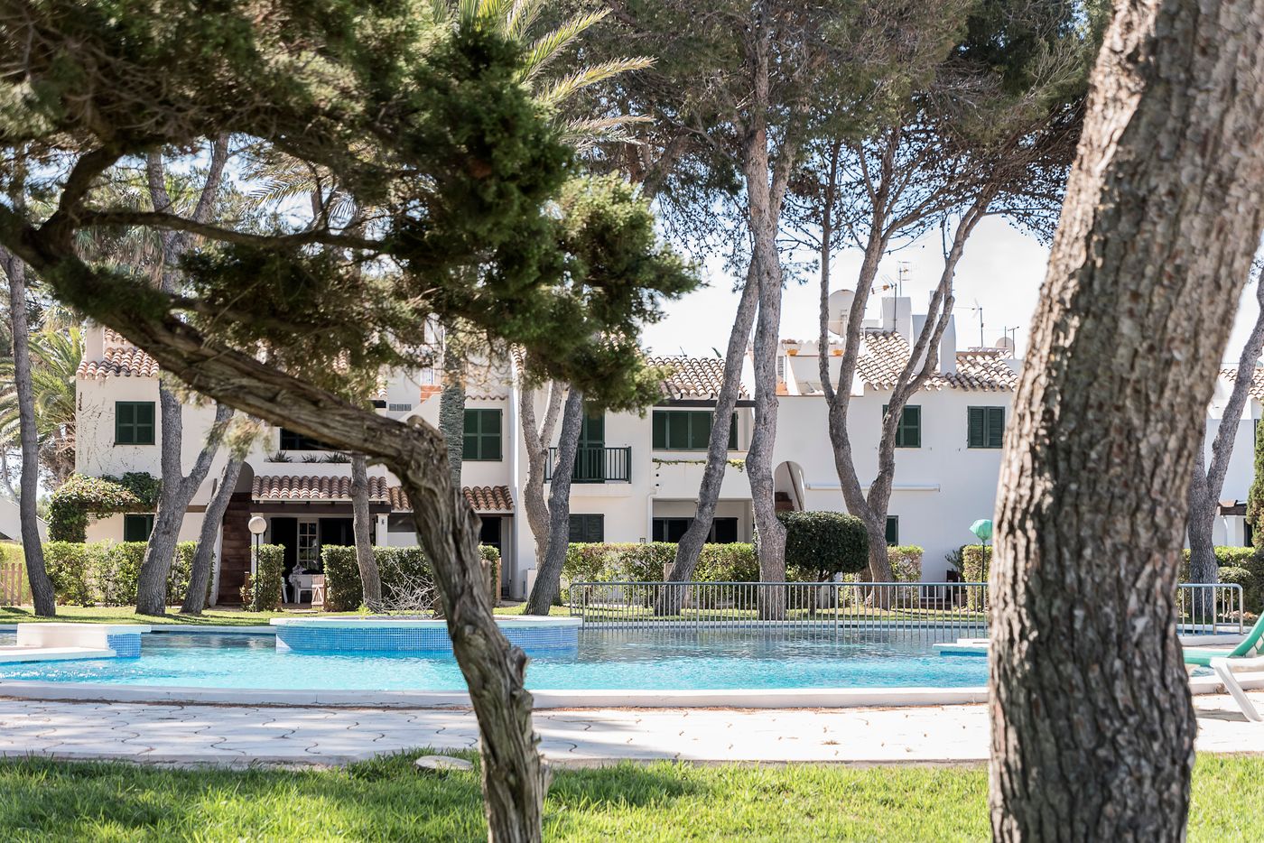 Las-Brisas-I---II-Pool-10