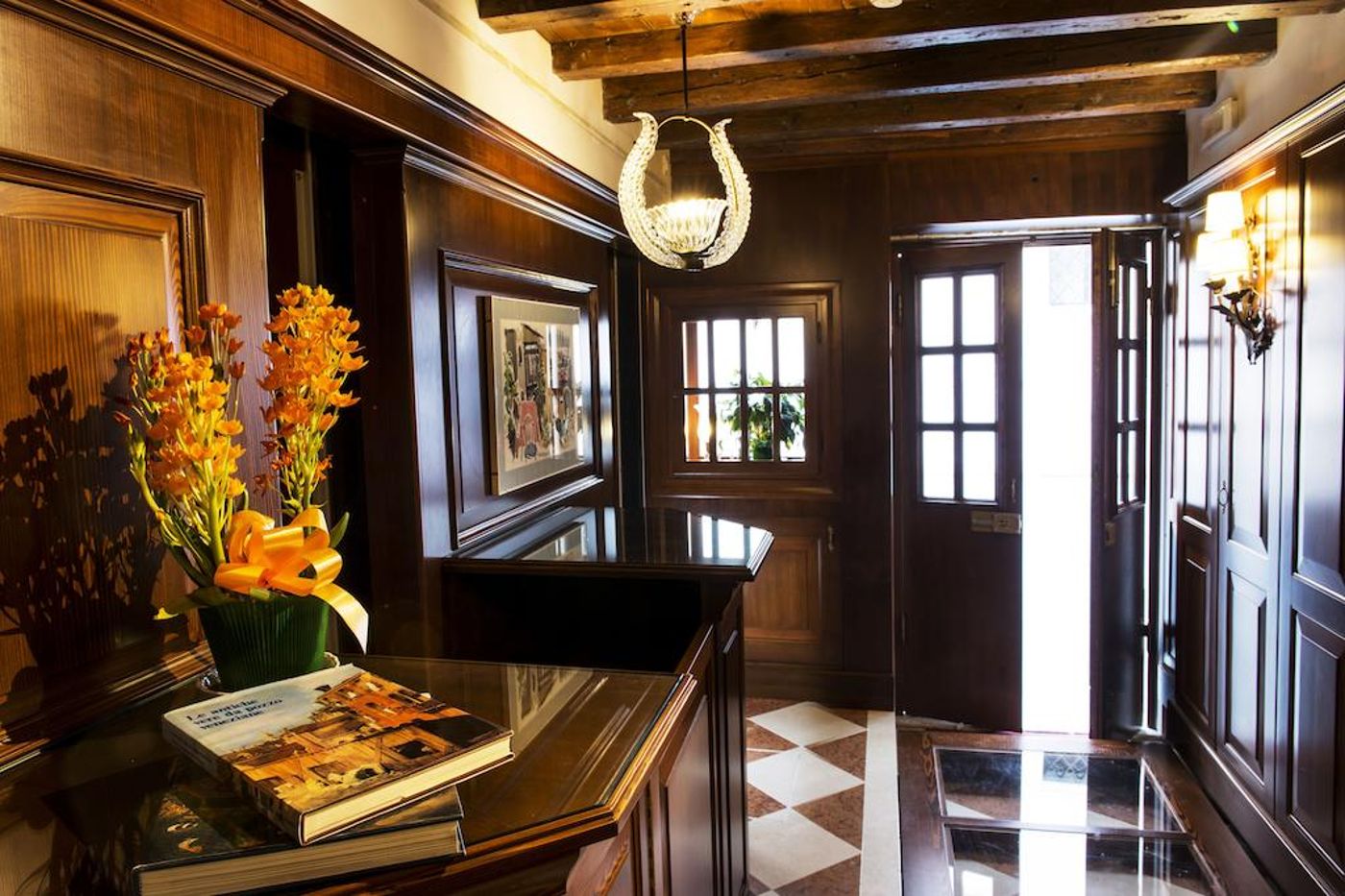 Agli-Alboretti-Lobby-2