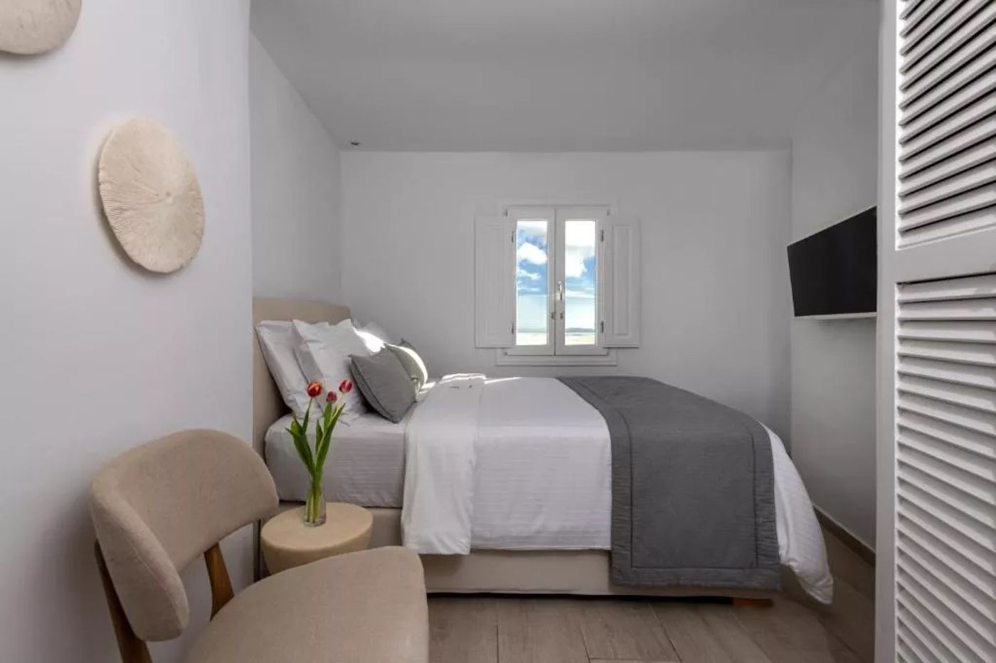 Aqua-Luxury-Suites-Room-29