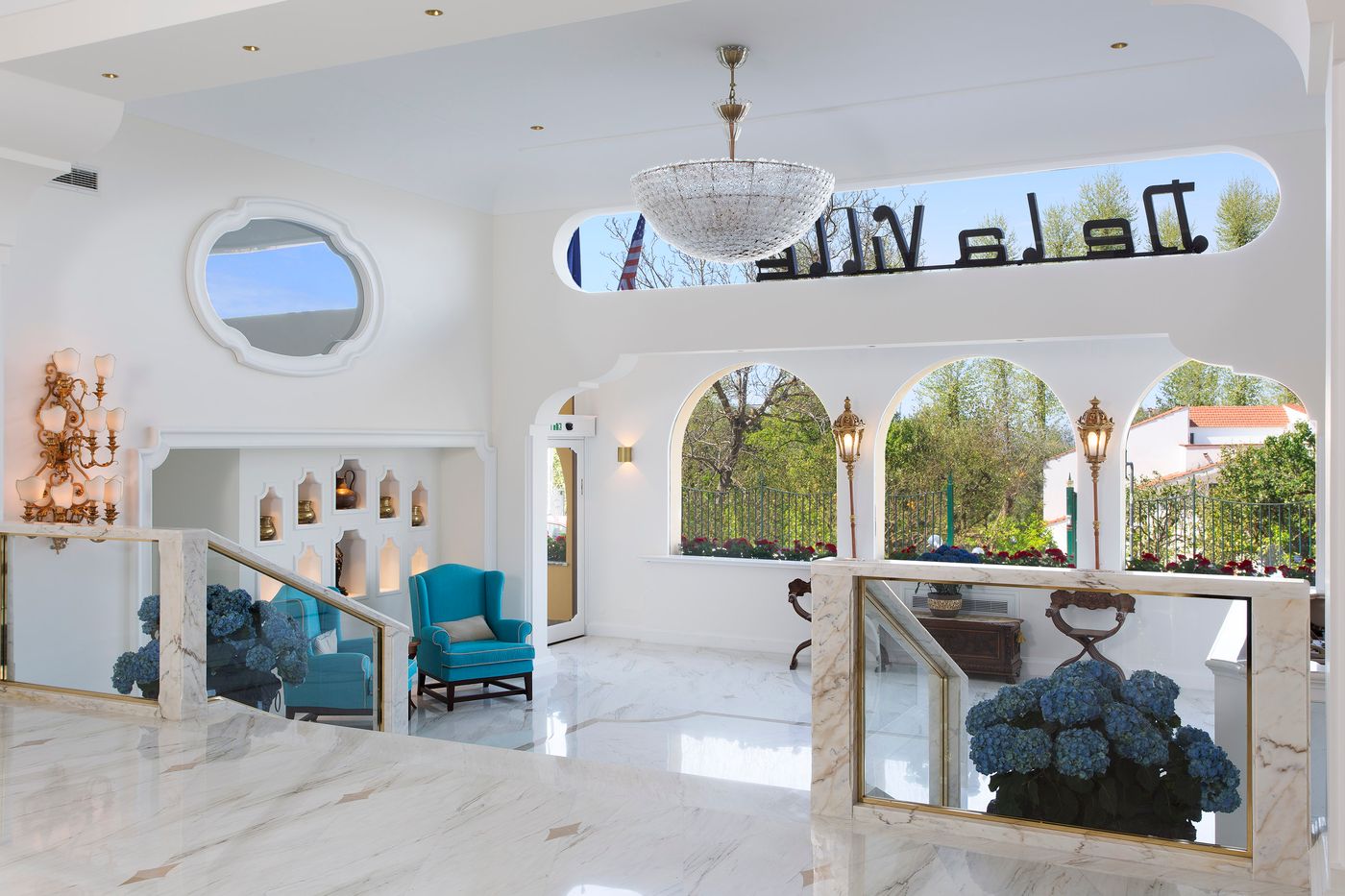 Grand-Hotel-de-la-Ville-Lobby-54