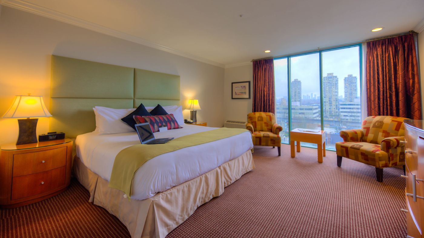 Executive-Suites-Hotel-Metro-Vancouver-Burnaby-Room-15