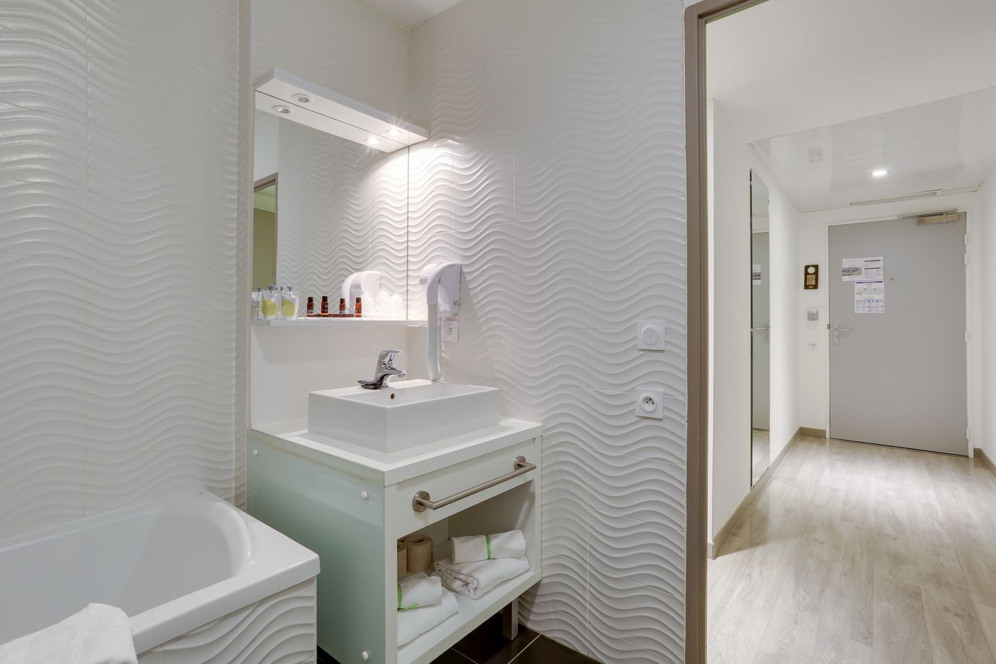 All-Suites-Aeroport-Paris-Orly-Rungis-Room-27