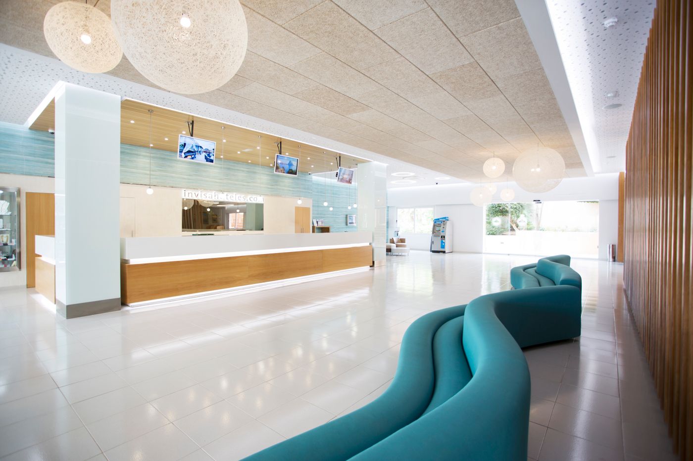 Invisa-Figueral-Resort---Cala-Blanca-Lobby-45