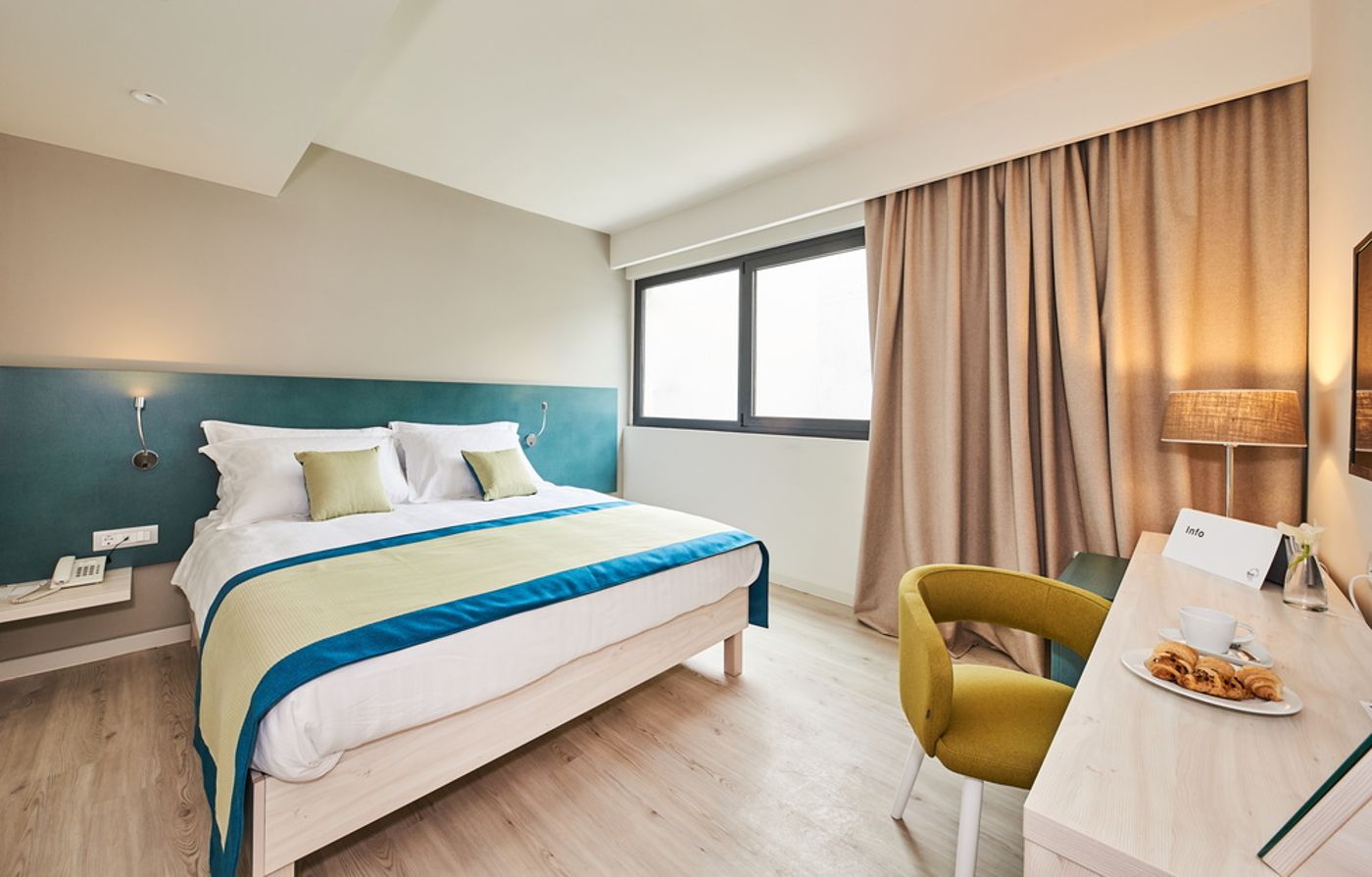 Hotel Sipar Plava Laguna-Croatia-UMAG-Room-10