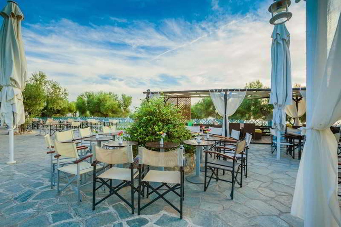 Anastasia-Resort-Bar-15