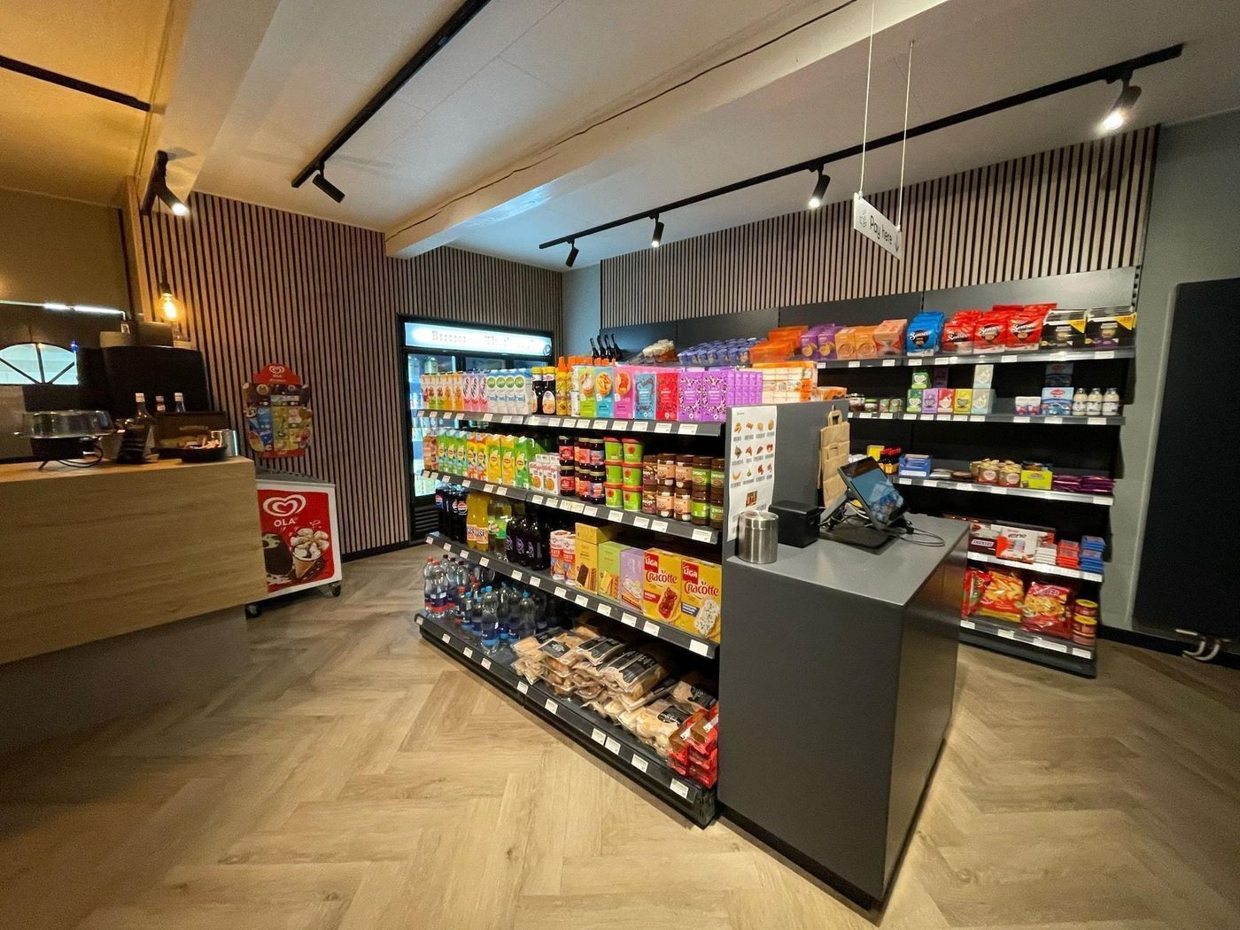 EuroParcs-Buitenhuizen-Lobby-17