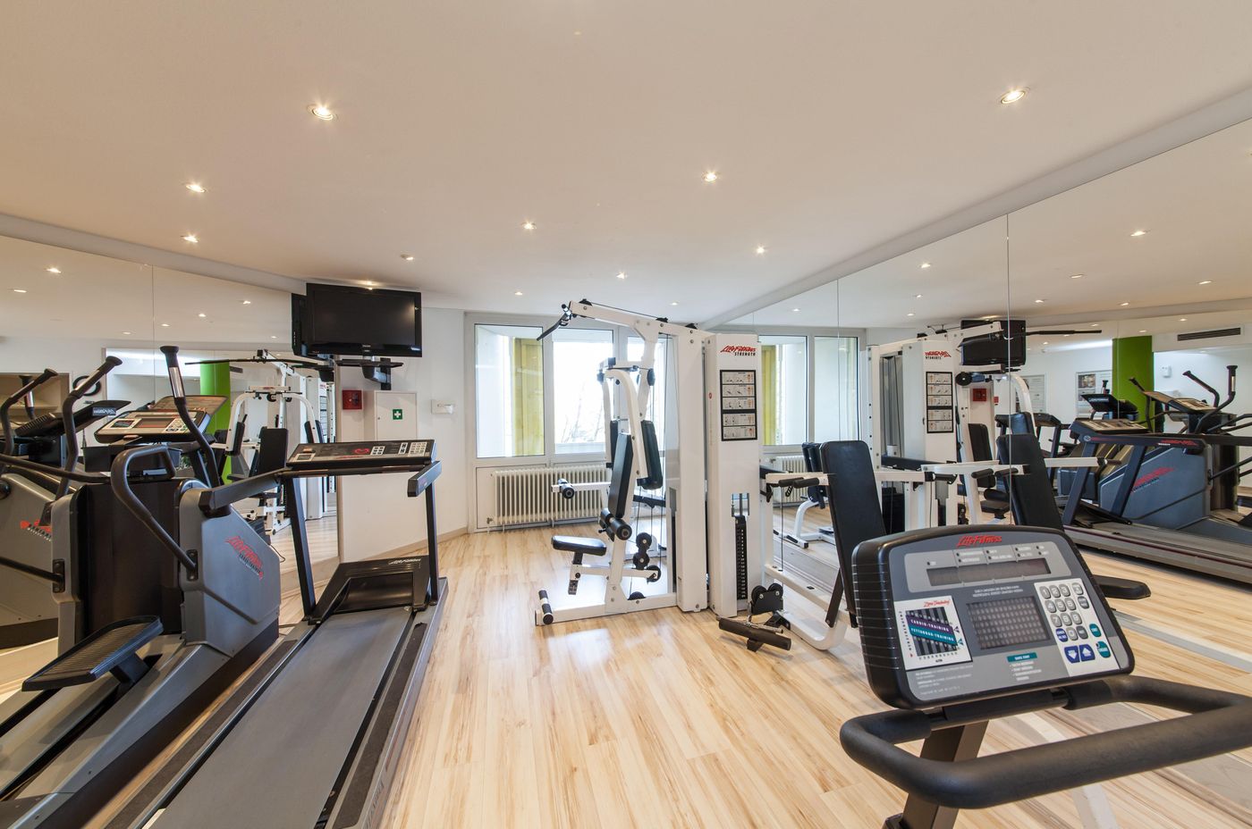 Holiday-Inn-Munich-South-Sports-and-Entertainment-59