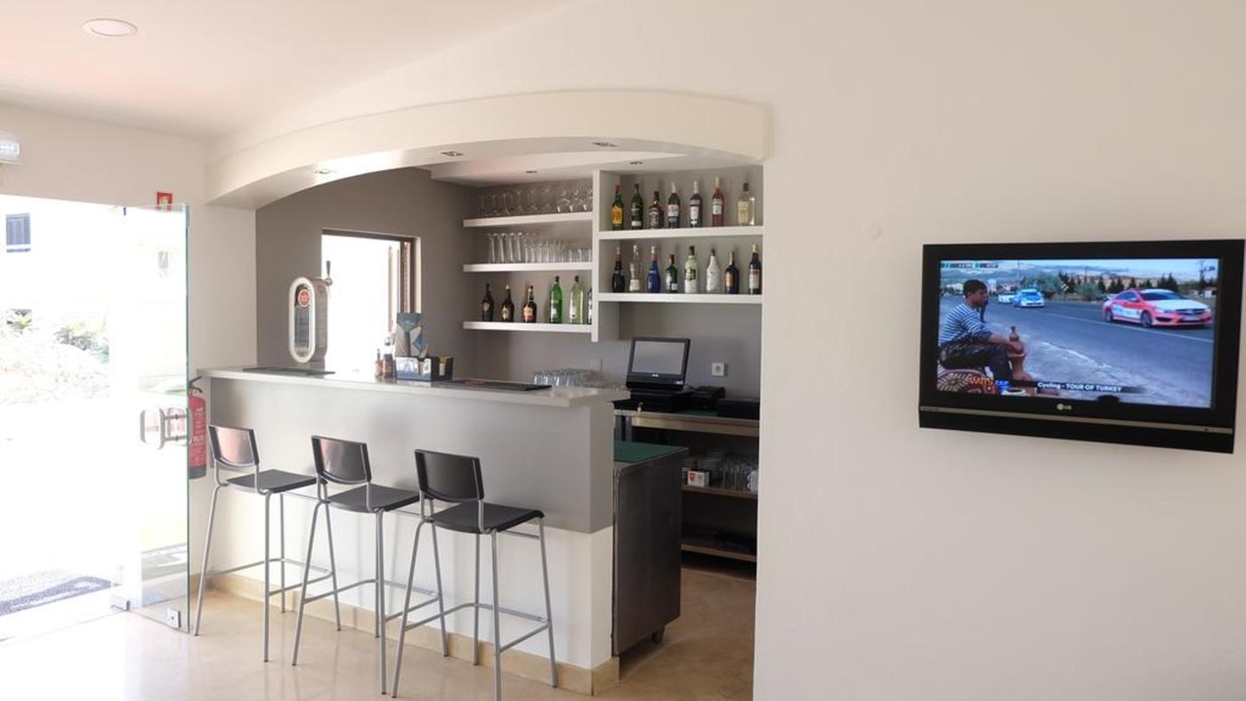 Roca-Belmonte-Apartamentos-Bar-8