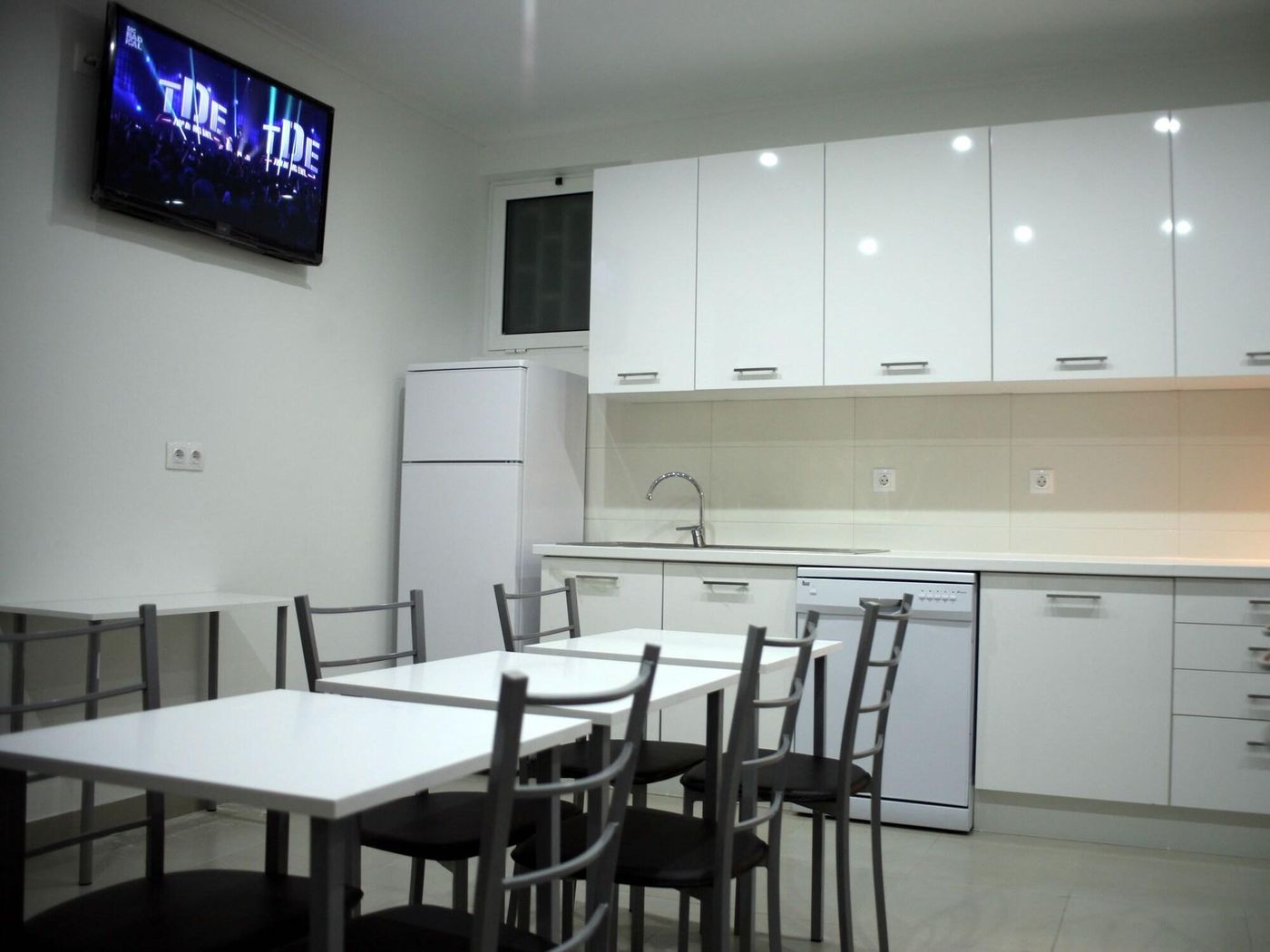 Lisbon-Style-Guesthouse-Lobby-27