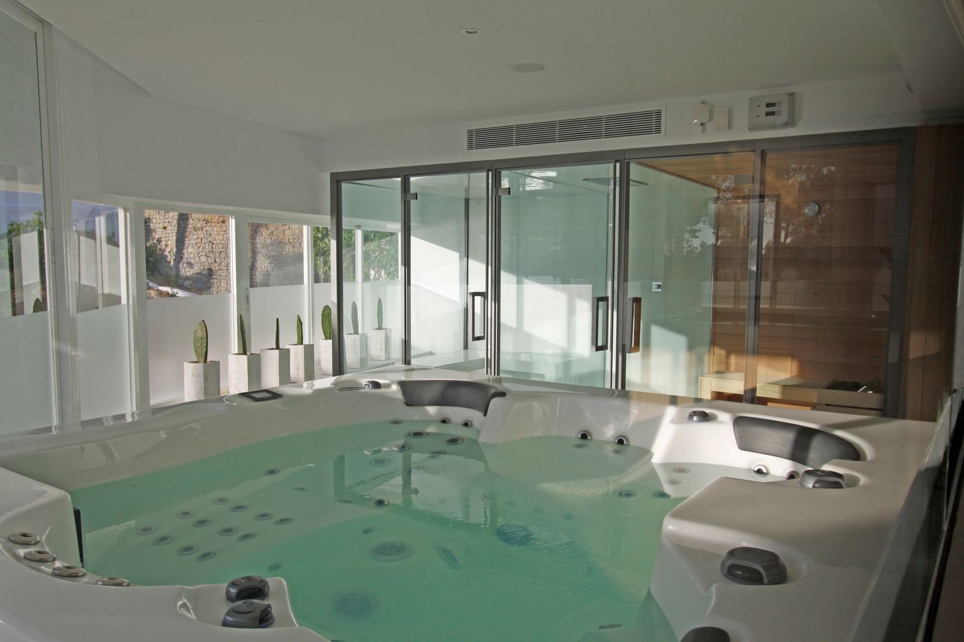 Portinatx-Beach-Club-Hotel-Sports-and-Entertainment-60