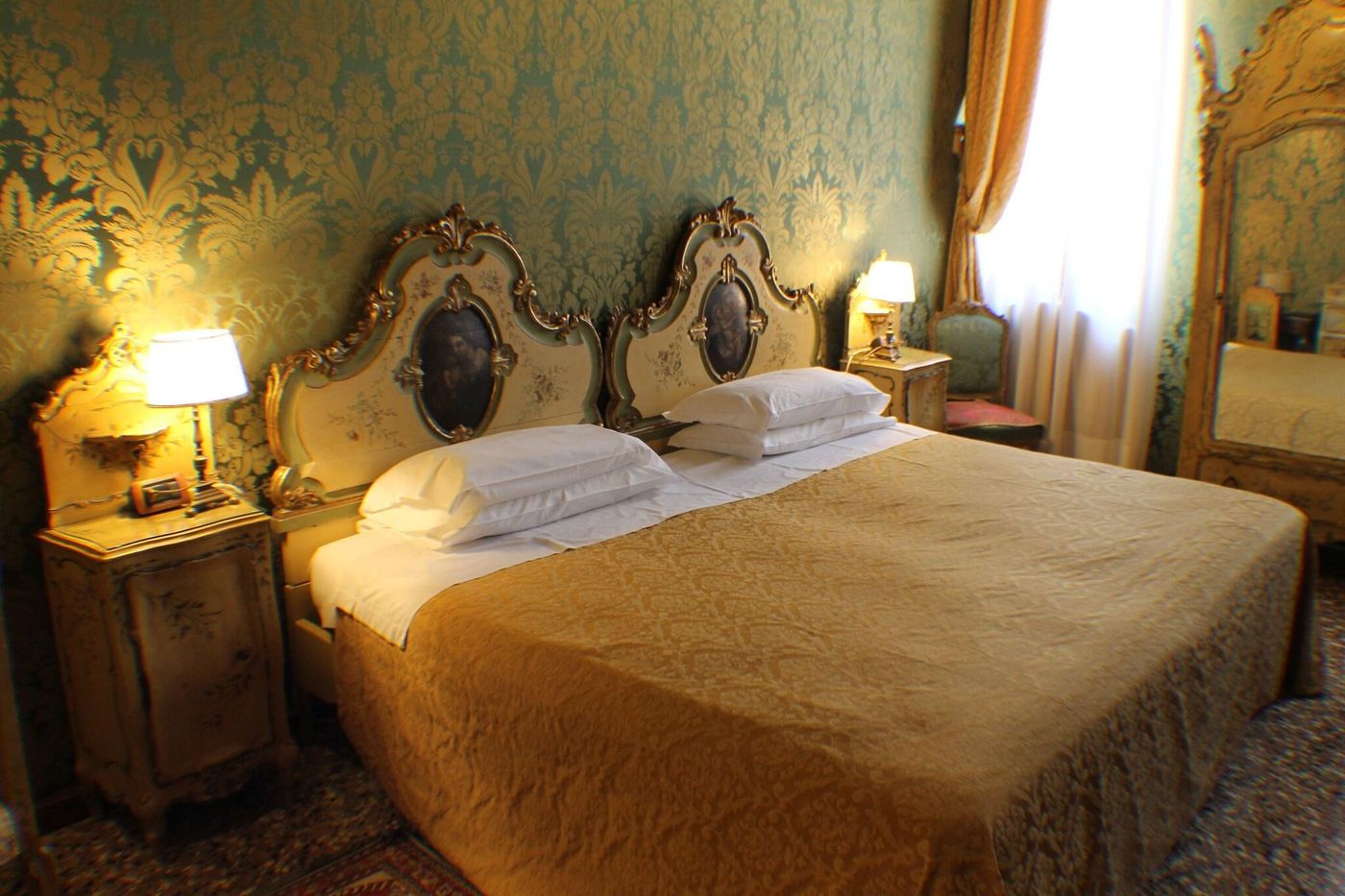 Palazzo-Abadessa-Room-18