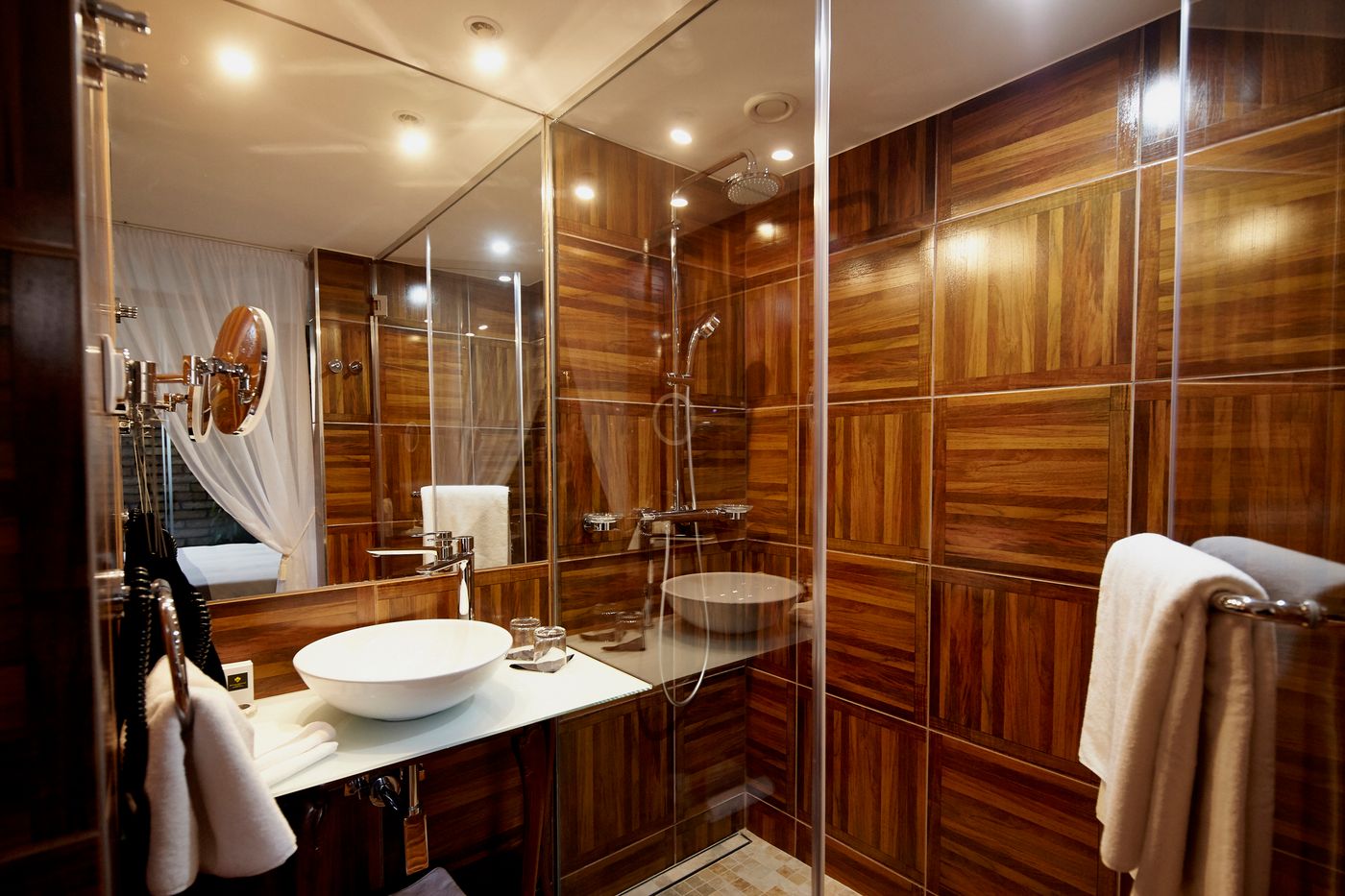 Mystery-Hotel-Budapest-Room-37