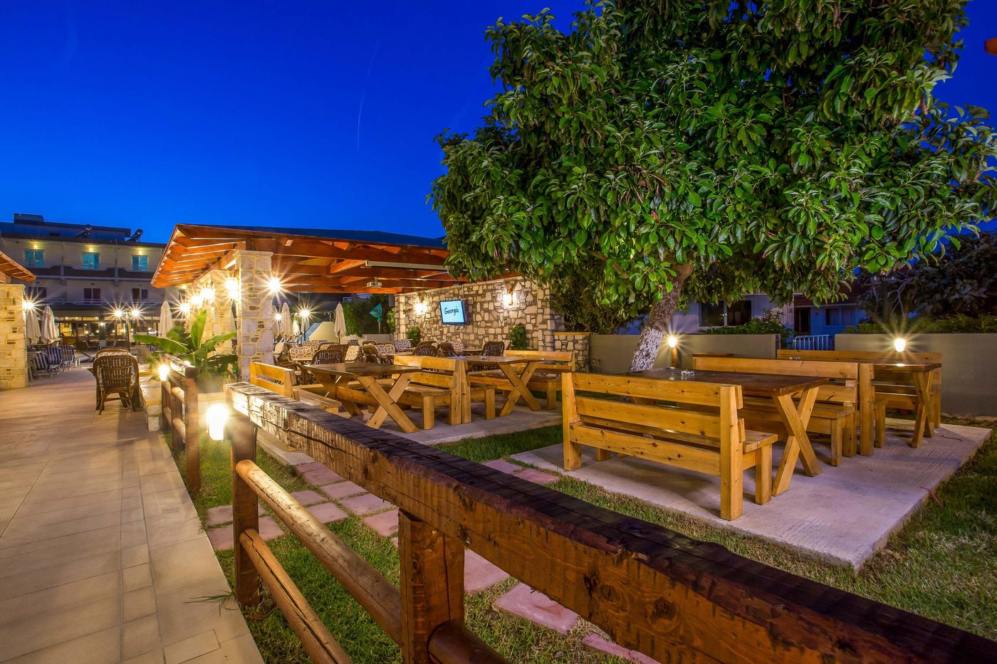 Georgia-Apartments-Bar-18