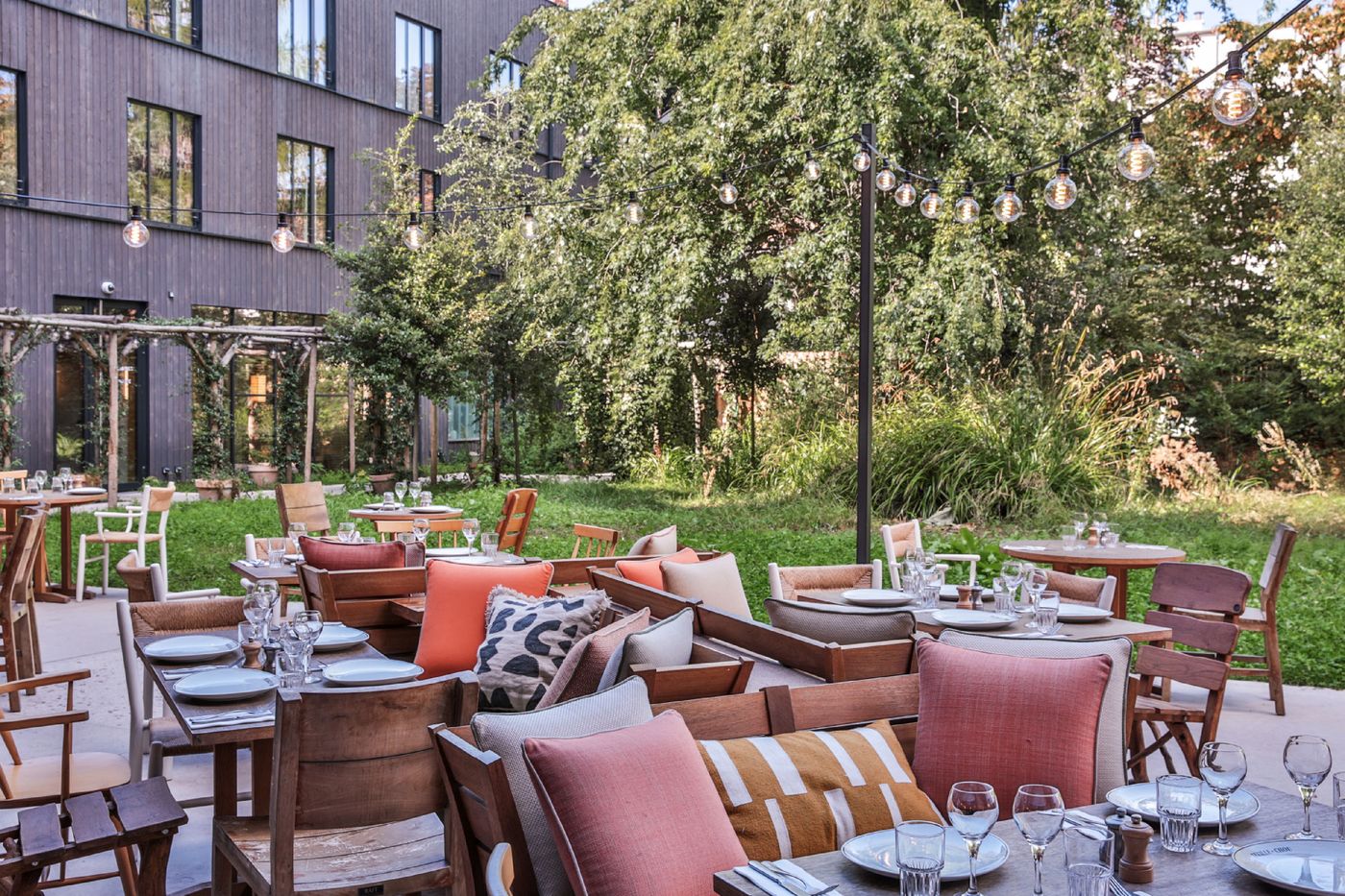 Mob-House-Restaurant-54