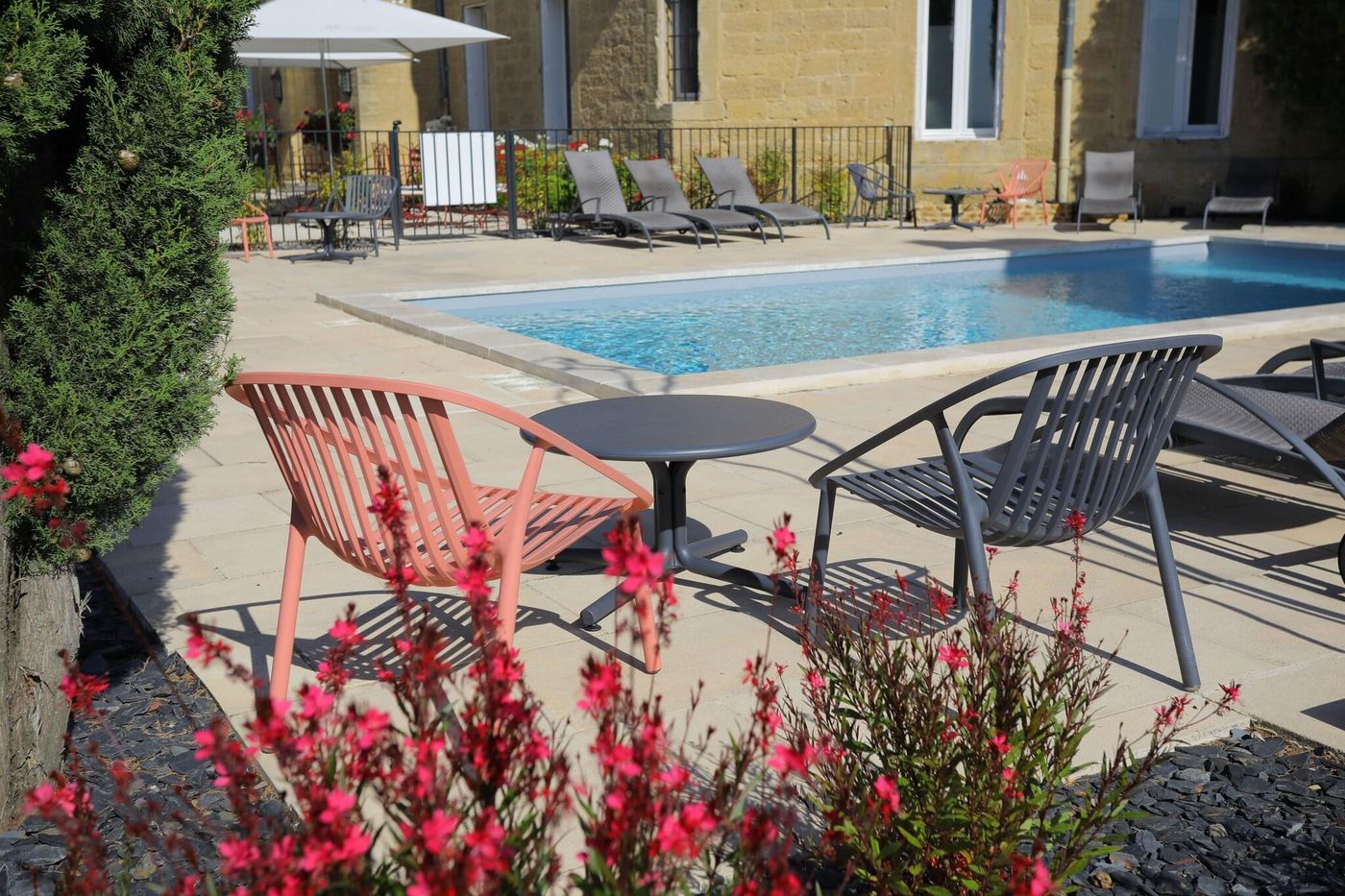 Hostellerie Du Chateau Des Fines Roches-France-CHÂTEAUNEUF-DU-PAPE-General view-8