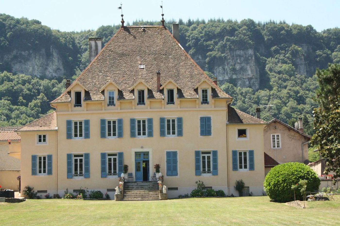 Relais Du Destin - France - VERTRIEU - General view - 3