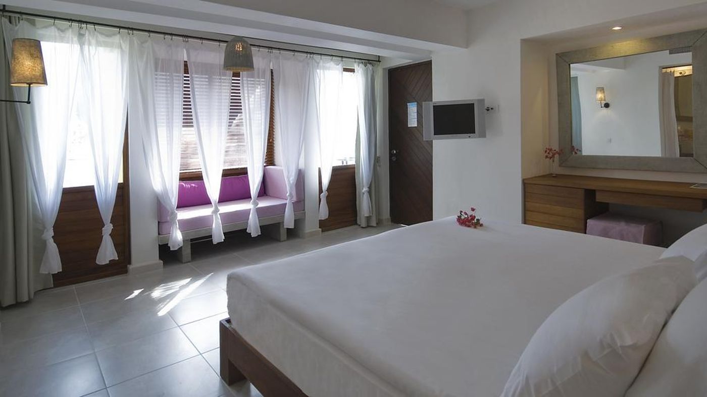 Hillside-Beach-Club-Room-15