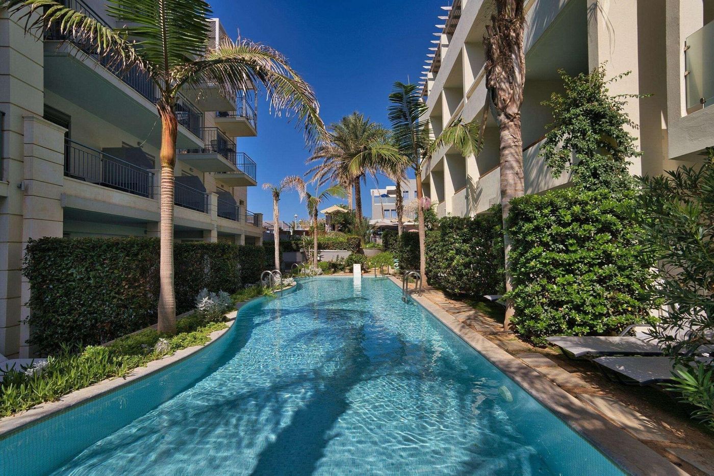 Sentido-Aegean-Pearl-Pool-12