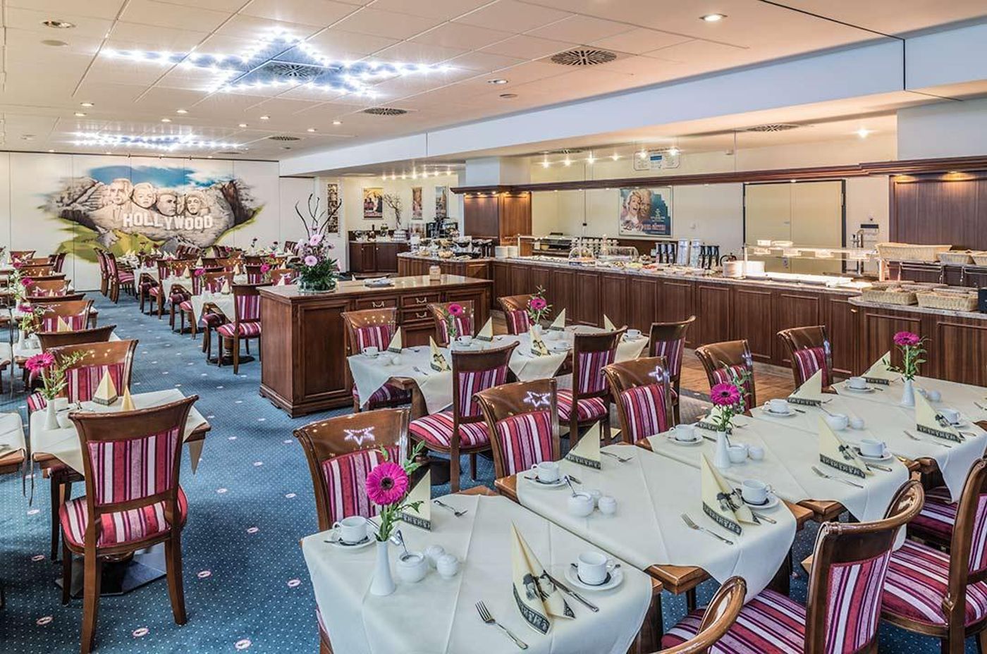 Hollywood-Media-Hotel-Restaurant-36