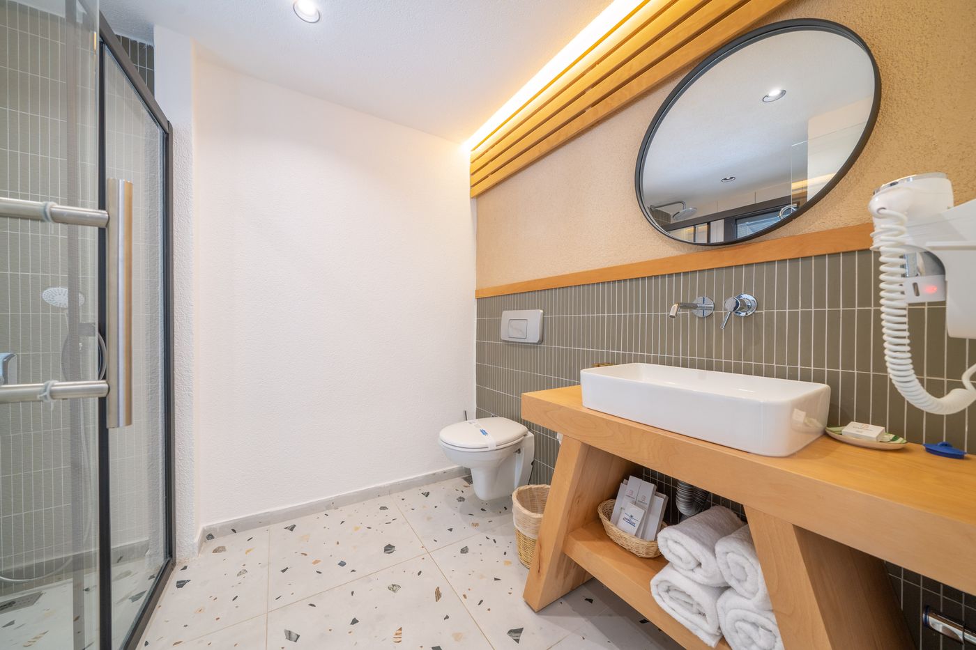 Hotel-Karbel-Sun-Room-54