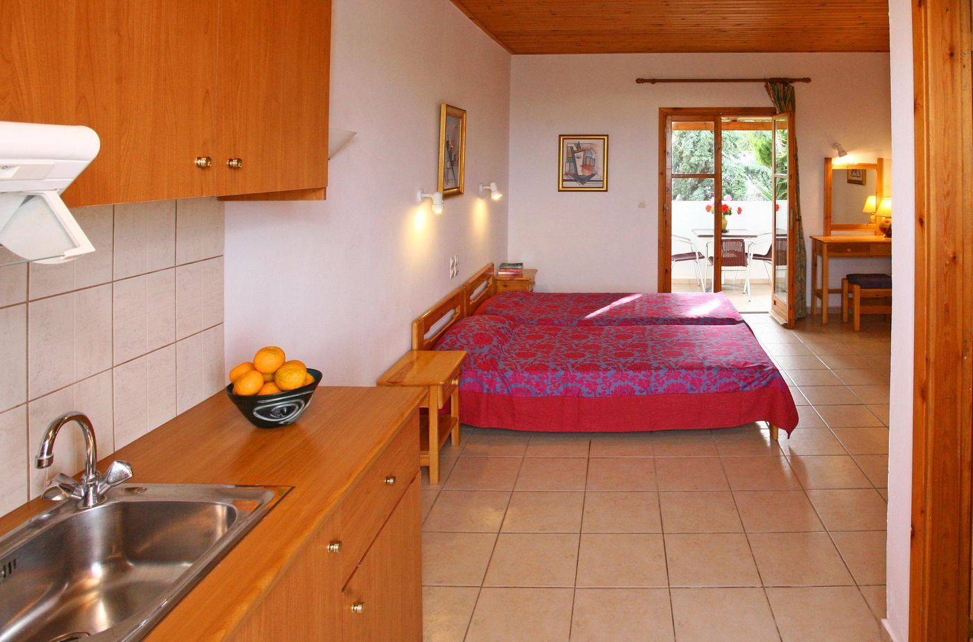 Classic-Apartments-Room-20