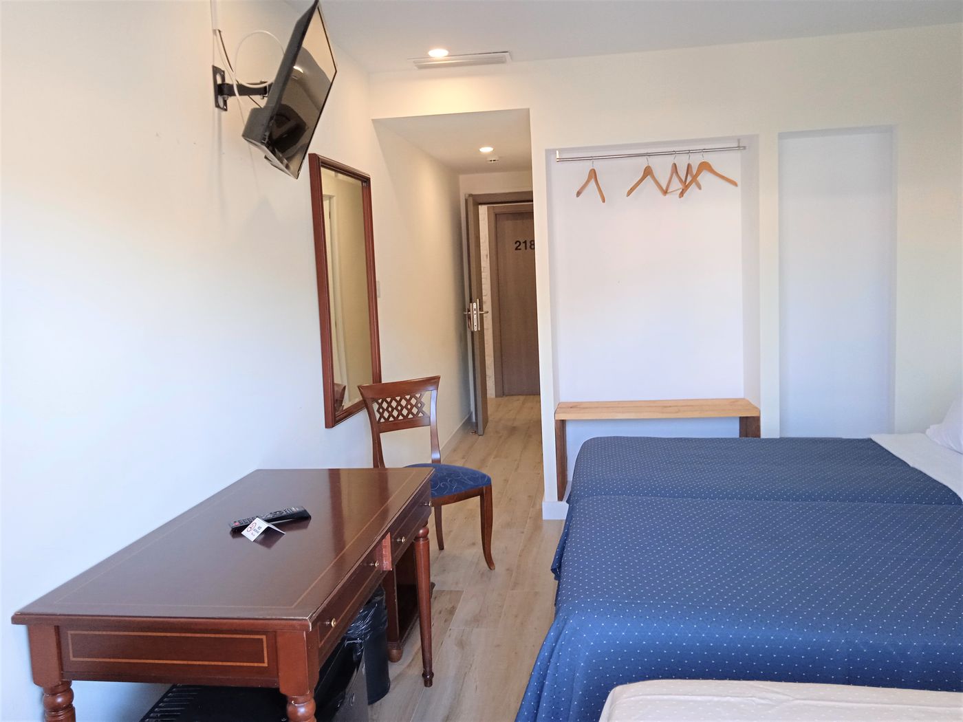 Hotel 153-Spain-CASTELLDEFELS-Room-9