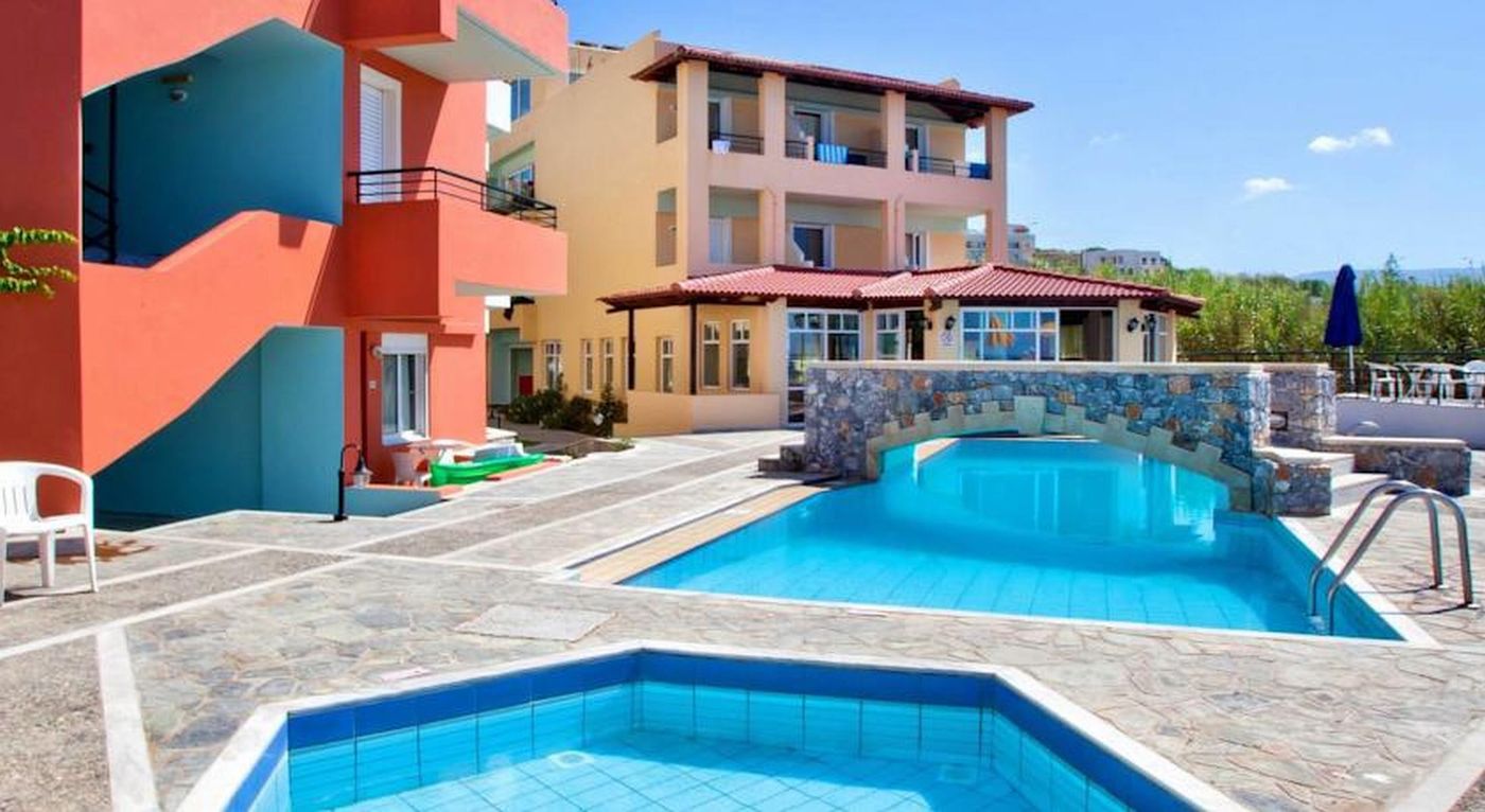 Dedalos-Beach-Hotel-Pool-1