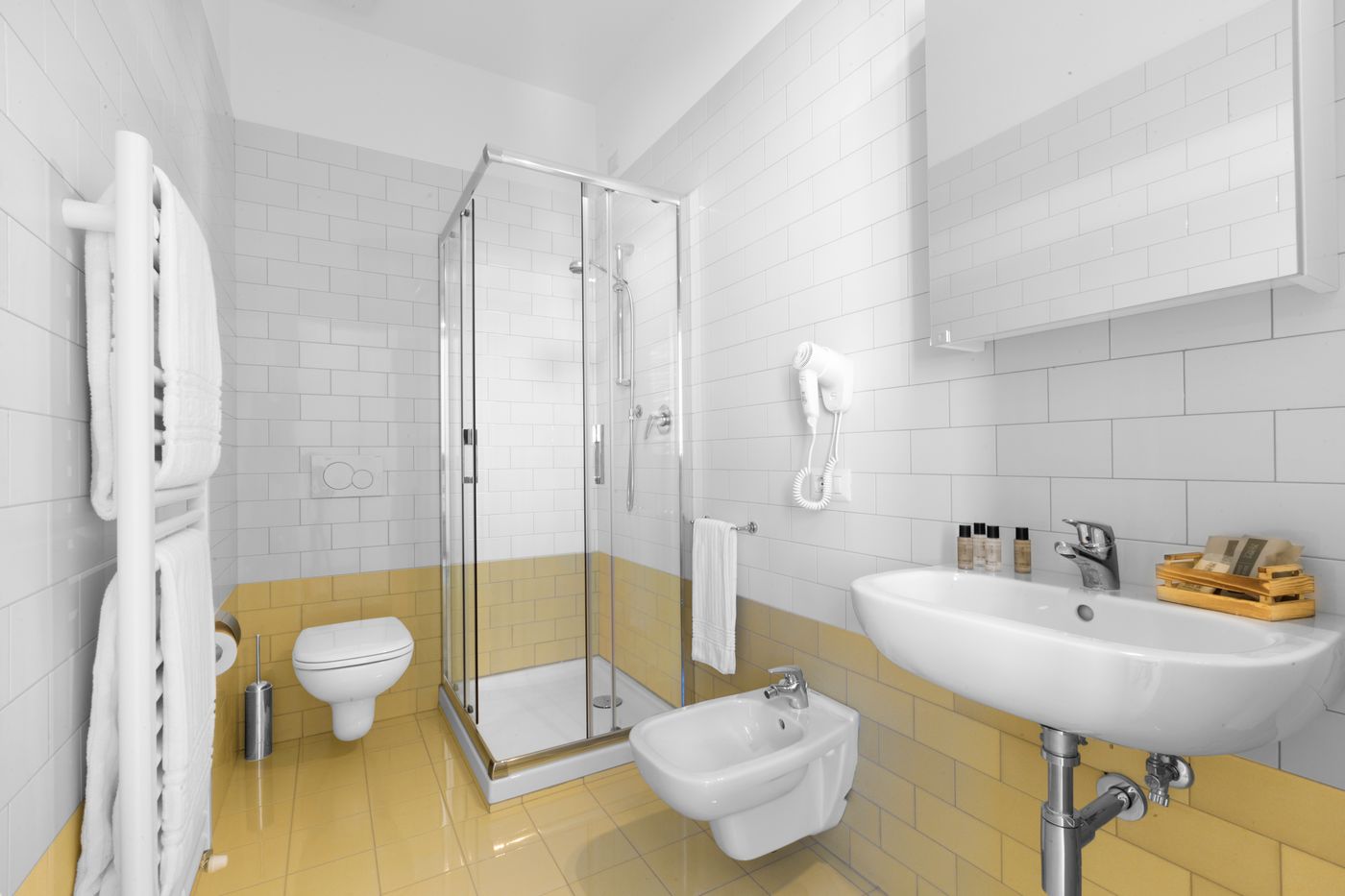 Unconventional-Sorrento-Coast-Room-37