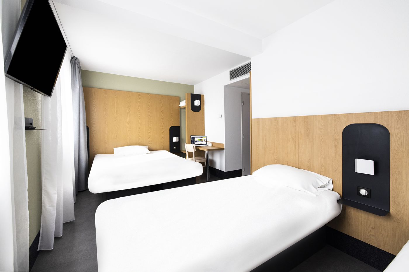 B&B HOTEL Perpignan Sud Marché International-France-PERPIGNAN-Room-9