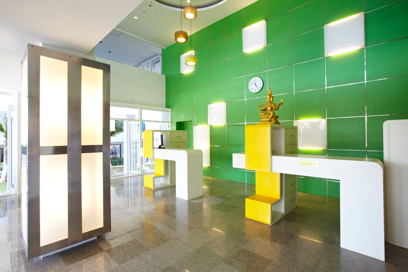 Samui-Verticolor-Lobby-48