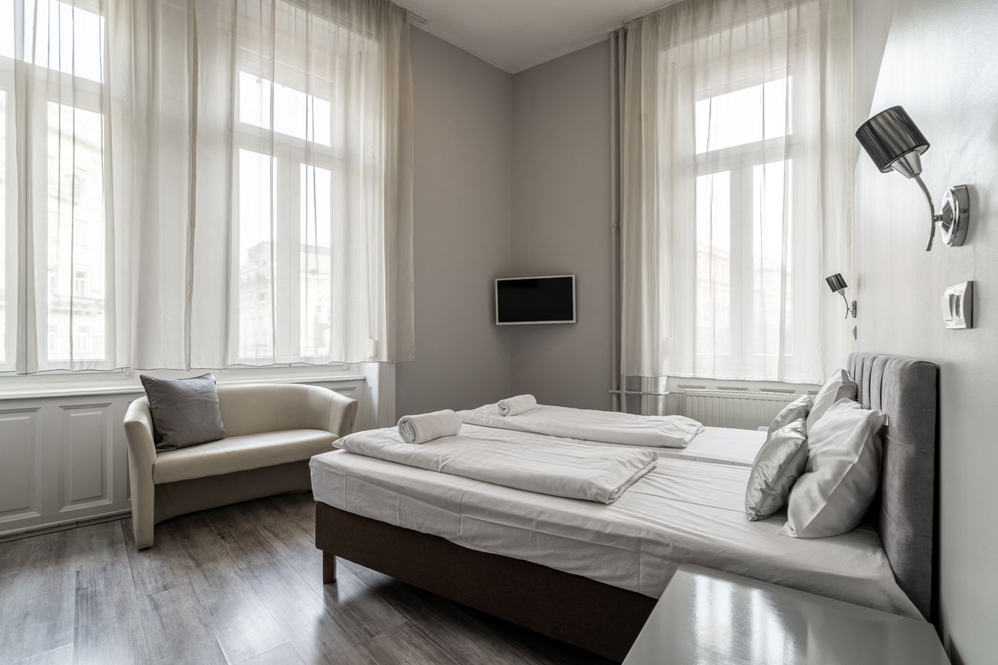 Full Moon Budapest - Hungary - BUDAPEST - General view - 9