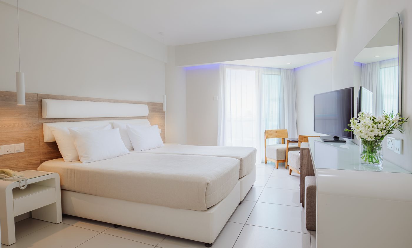 24.12.25 Tasia Maris Sands