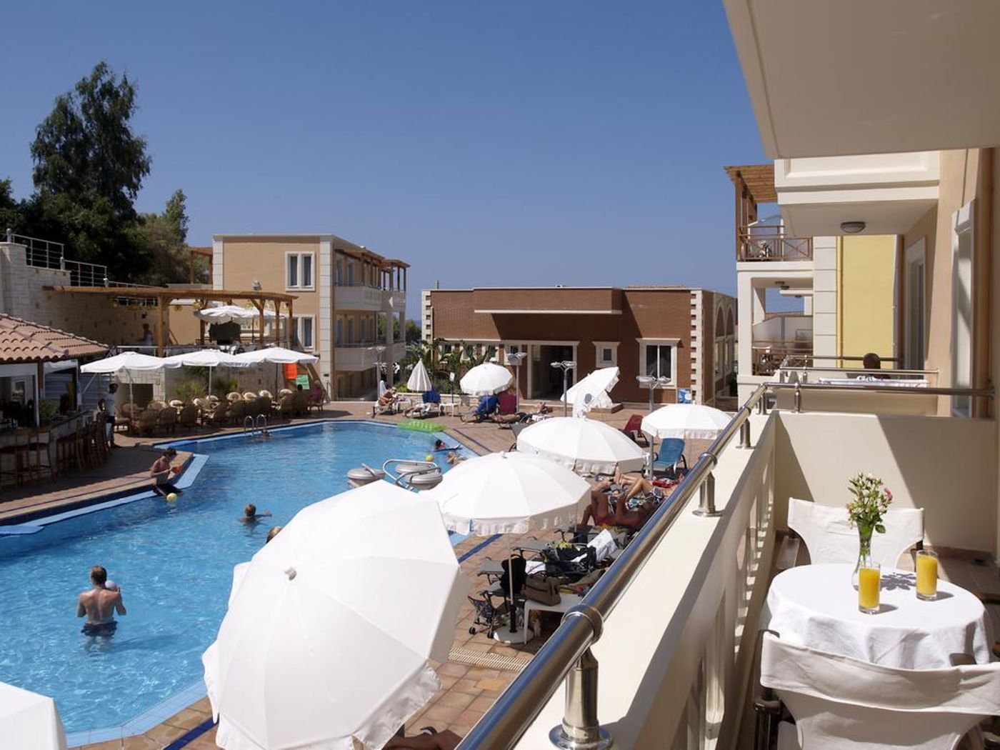 Porto-Kalamaki-Hotel-Apartments-Room-4