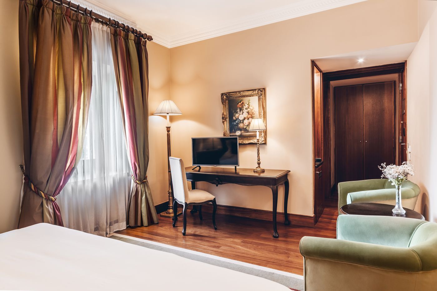 Convento-Do-Espinheiro--Historic-Hotel---Spa-Room-26