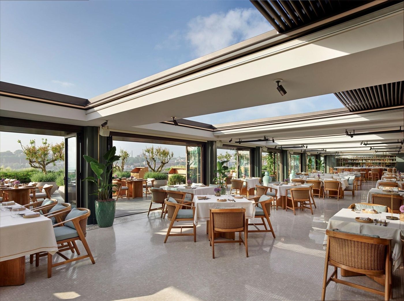 The-Peninsula-Istanbul-Restaurant-1