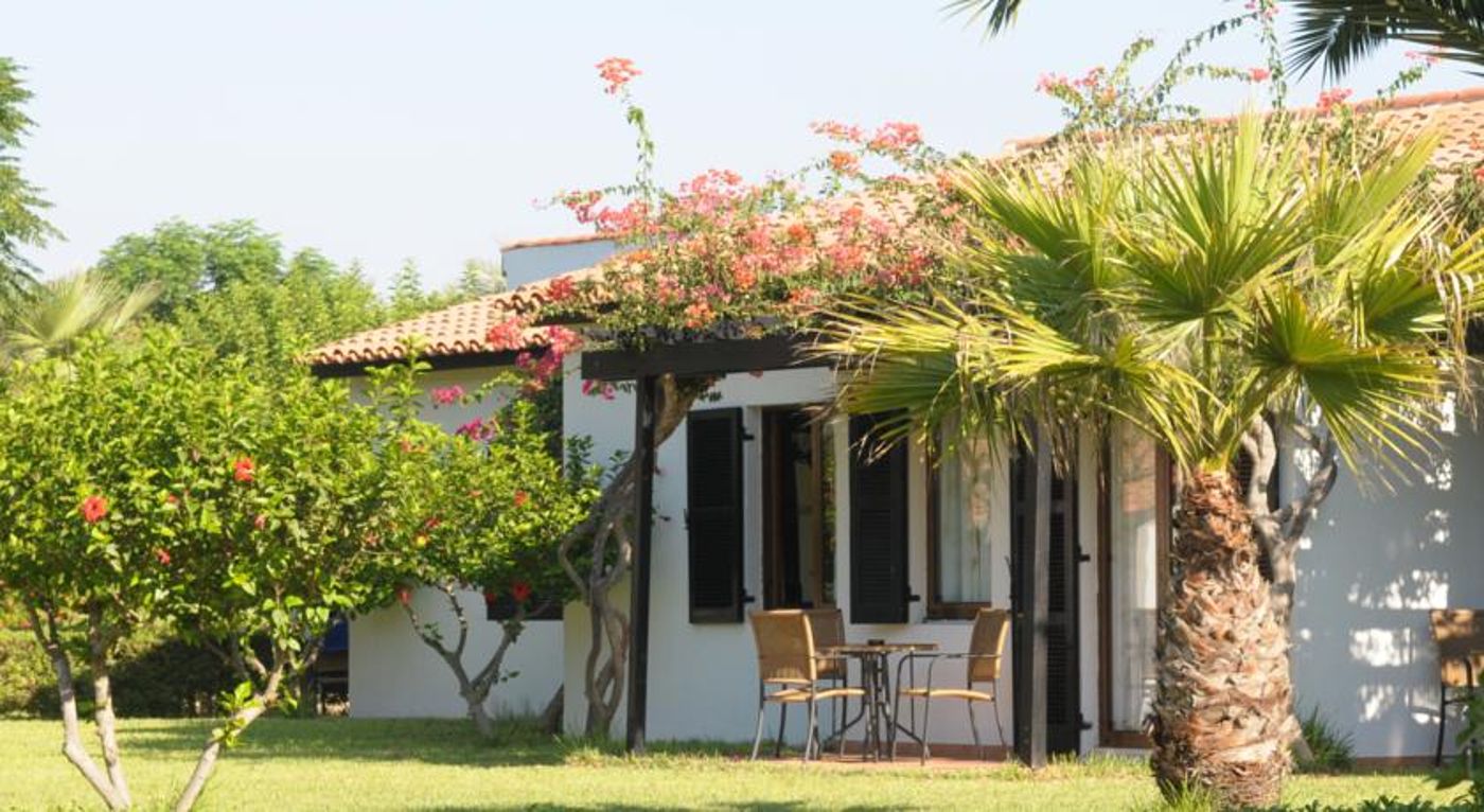 Kermia Beach Bungalow Hotel