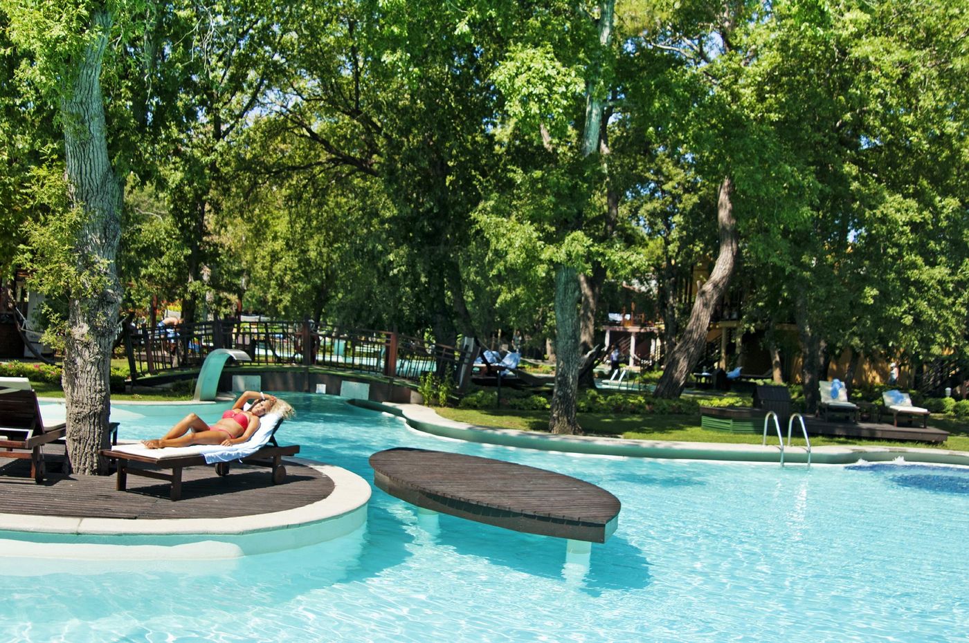 Sueno-Hotels-Beach-Side-Pool-16