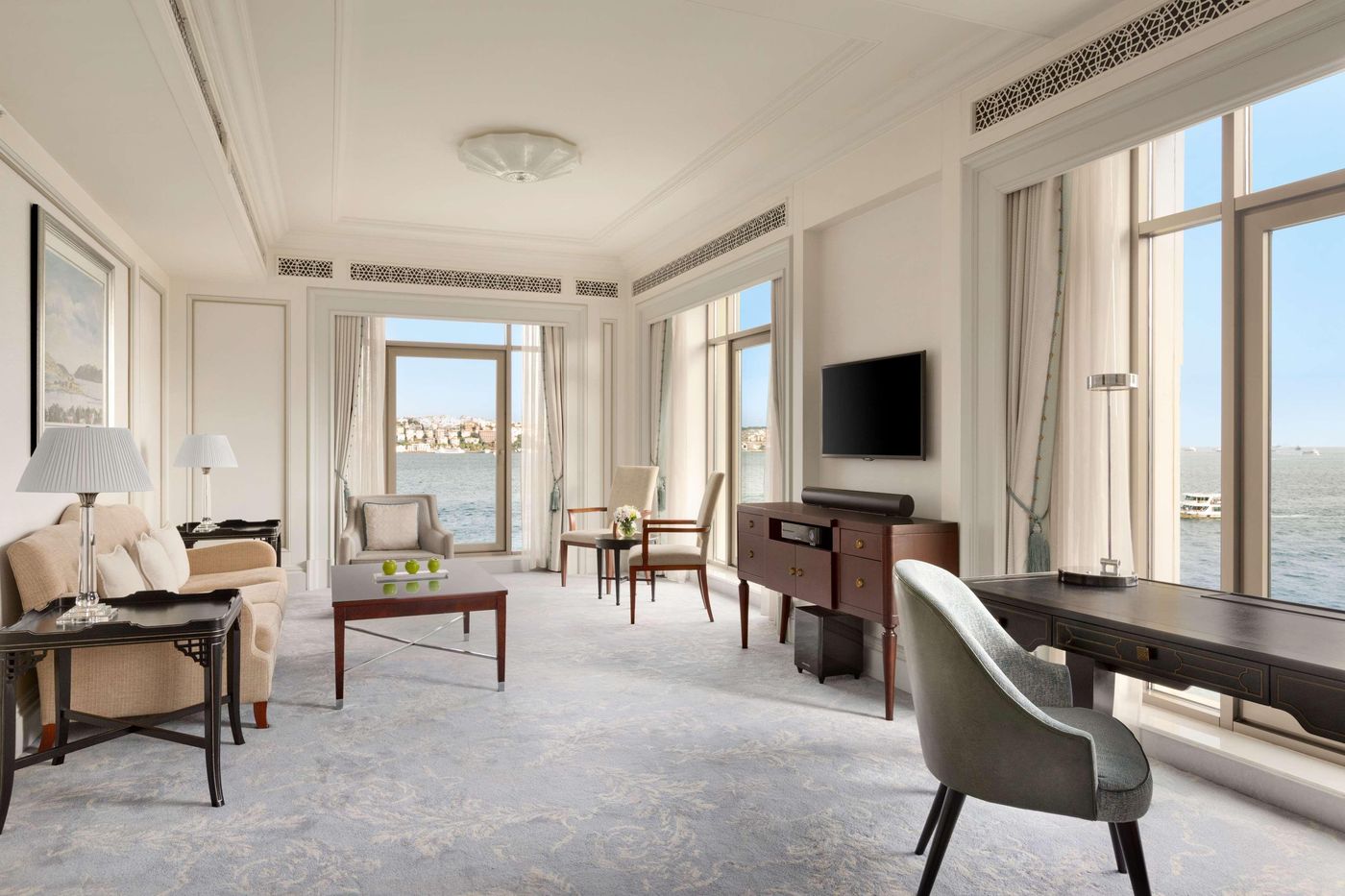 Shangri-La-Bosphorus--Istanbul-Room-7