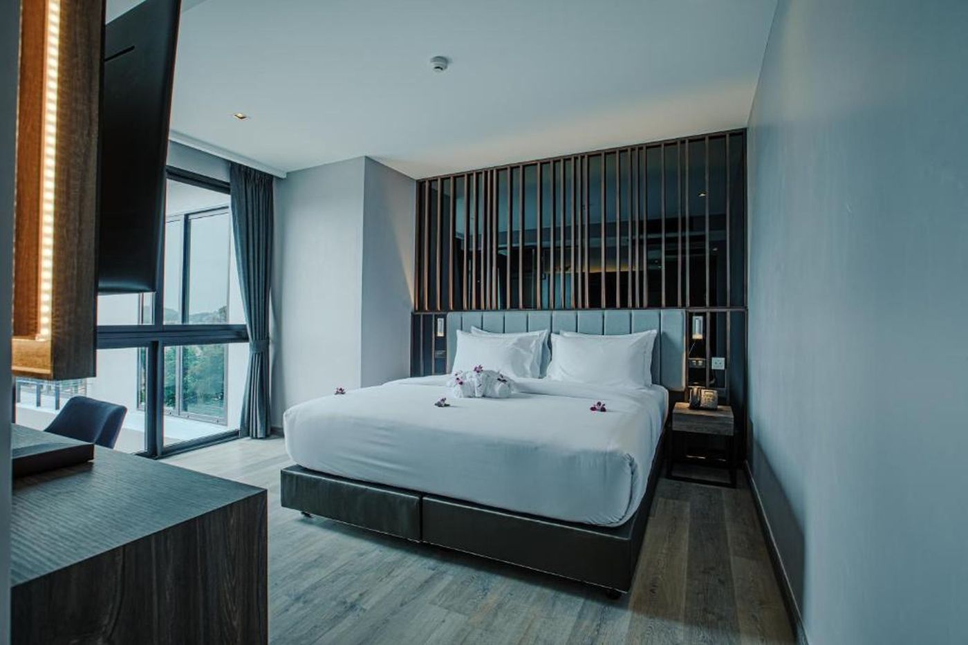 Rak-Elegant-Hotel-Patong-Room-13