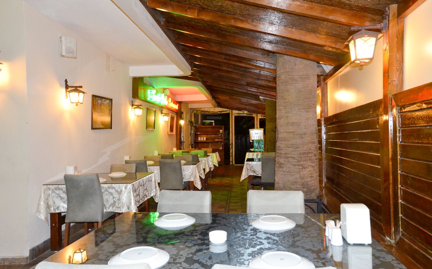 Green-Palm-Hotel-Bar-22