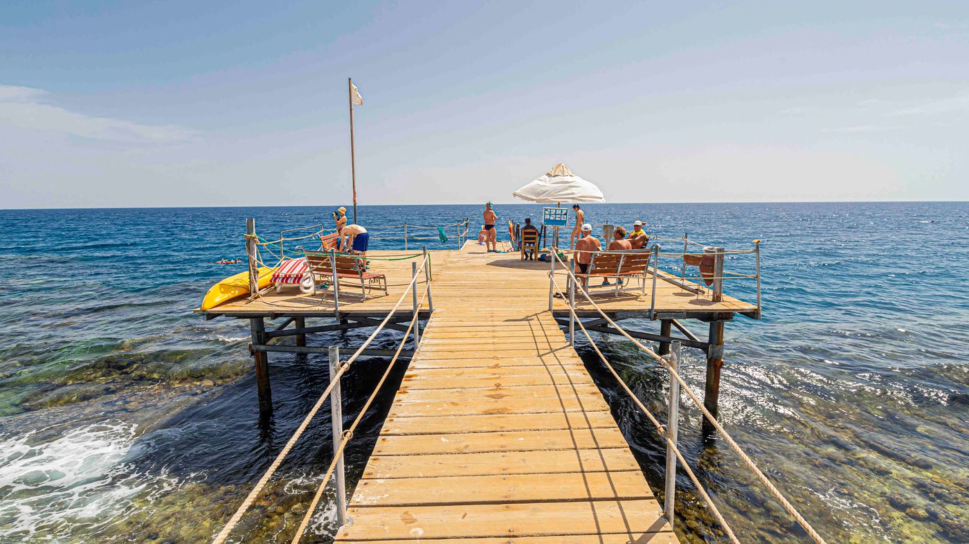 Elphistone-Resort-Beach-68