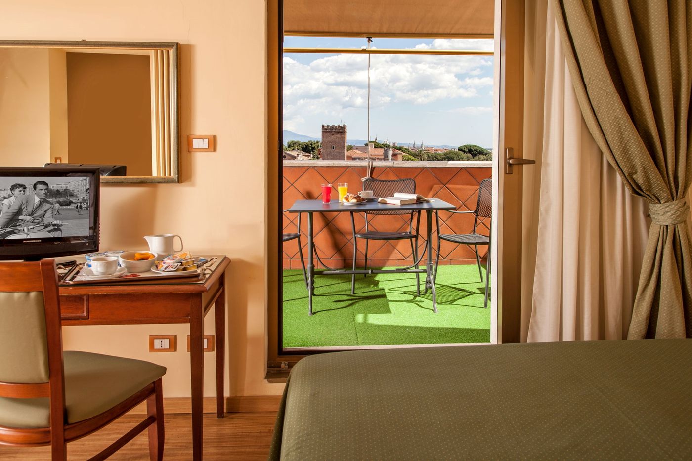 Hotel-Colosseum-Room-28