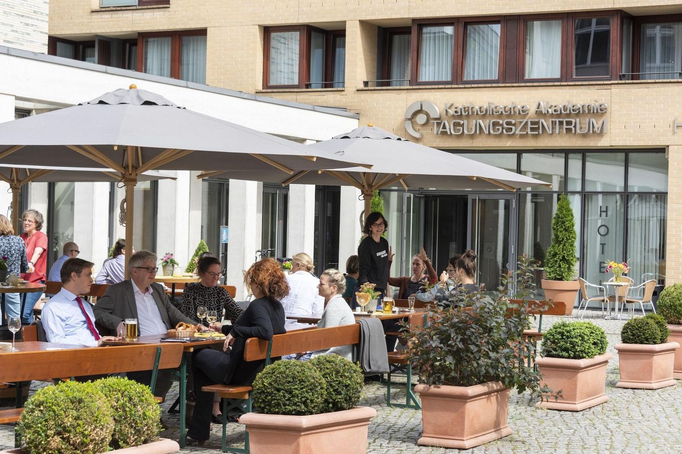 Hotel-Aquino-Berlin-Terrace-36