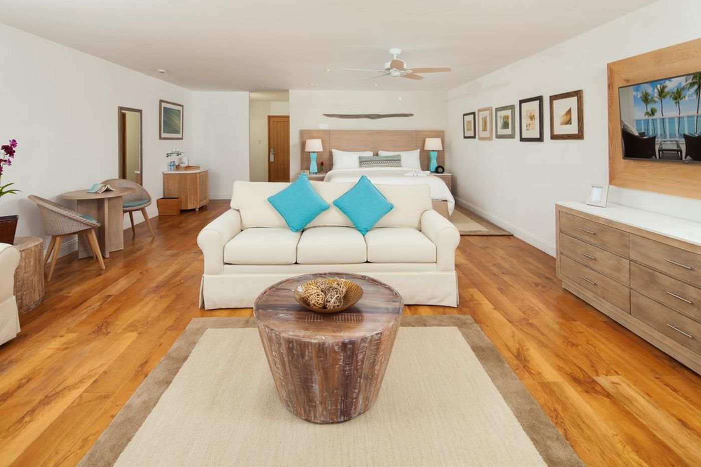 Waves Hotel & Spa by Elegant Hotels