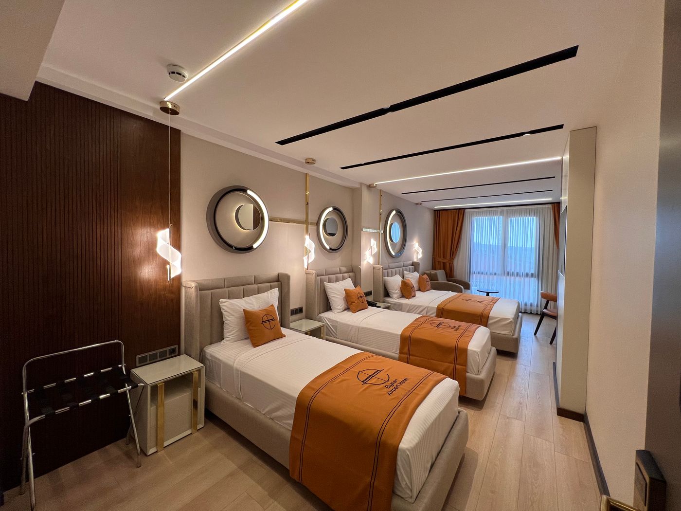 Elysian-Airport-Hotel-Room-12