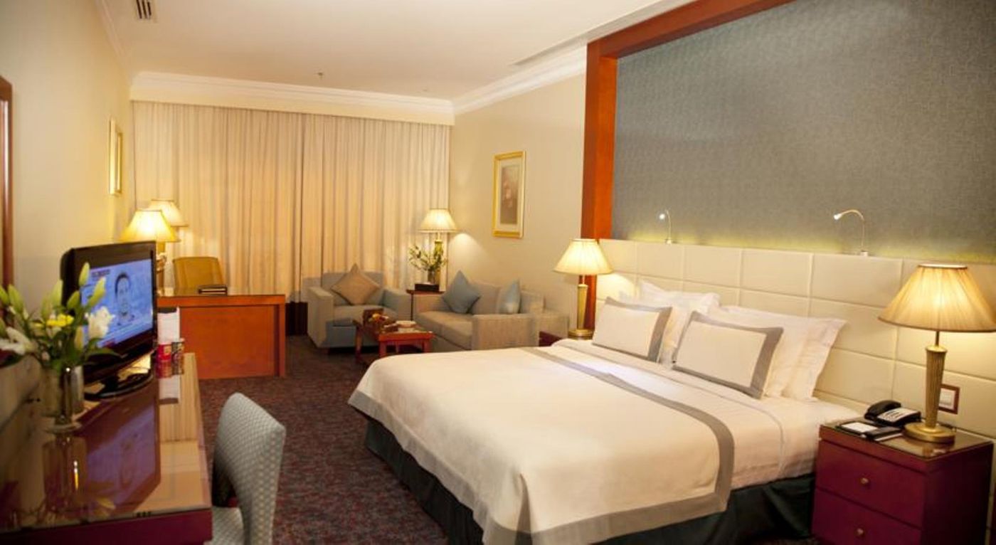 Grand-Excelsior-Al-Barsha-Room-5