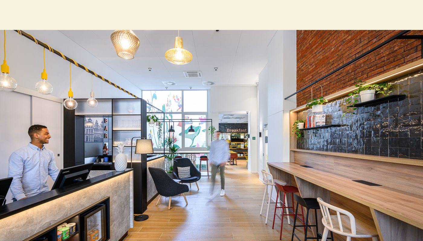 B-B-Hotel-Brussels-Centre-Gare-Du-Midi-Lobby-9