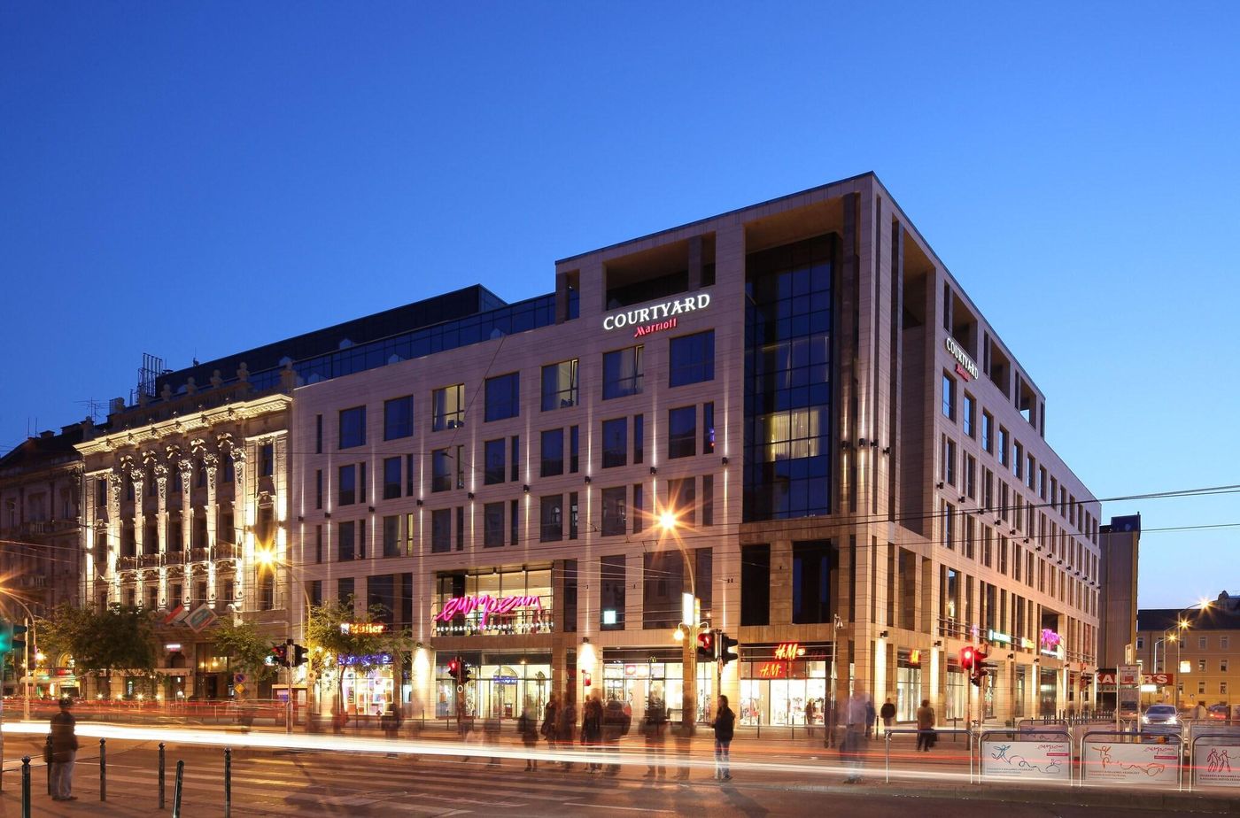 Courtyard-Budapest-General-view-61